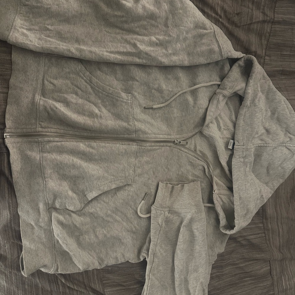 Old Navy Light Gray Fleece Zip-Pp